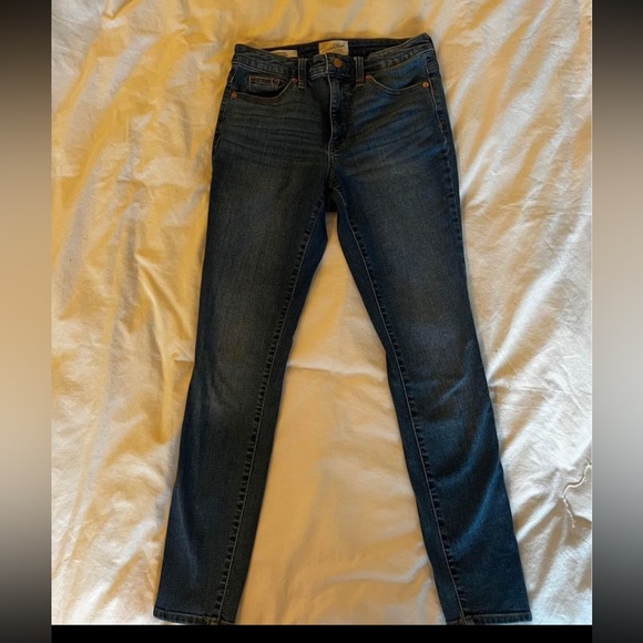 Skinny high rise and one low rise jeans sizes 27 and 26 - Picture 8 of 15